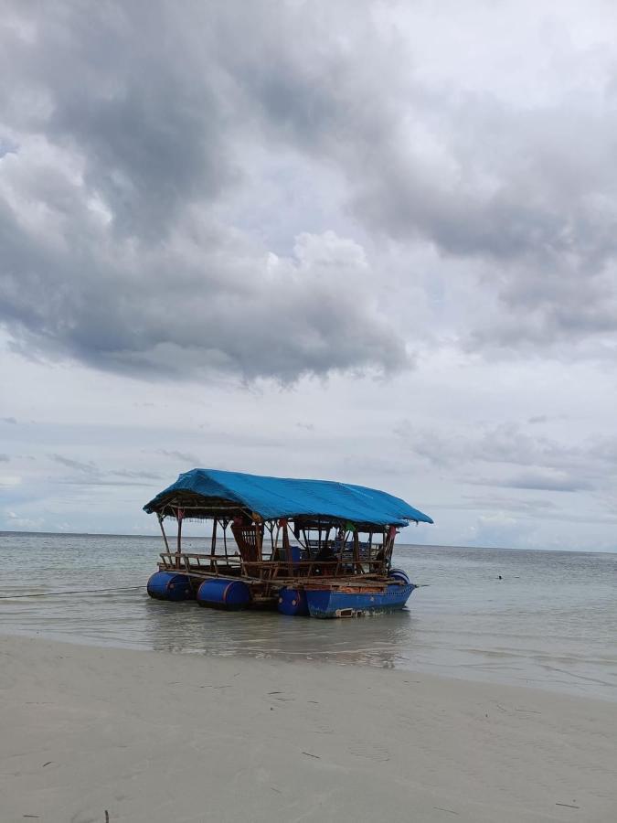 Bamboo Nest Beachfront Hotel Puerto Princesa Exterior photo